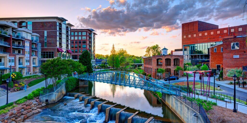 vibrant-picture-of-greenville-south-carolina-picture-id188055544