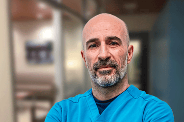 Why did Dr. Carreño become a health coach?